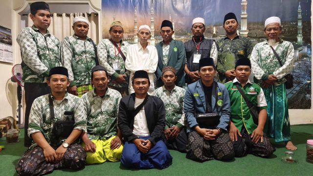 NU Racek Sowan Pengasuh Nurul Jadid dan Ziarah Ulama