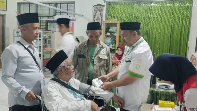 LKNU PCNU Kraksaan Buka Pelayanan Kesehatan untuk Peserta Muktamar NU ke-35 di Jombang