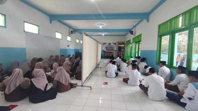 HSN 2026, PC Fatayat NU Kraksaan Gaungkan Pesantren Anti-Bullying di PP Miftahul Jannah
